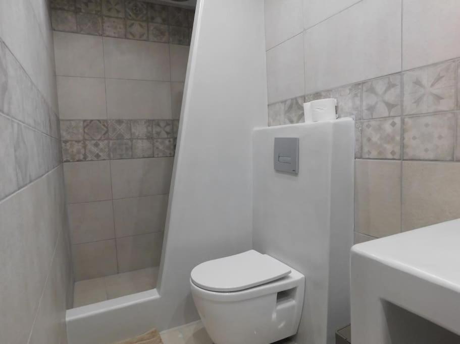 Fira Exo Katikies- Urban Fira Apartment Екстериор снимка