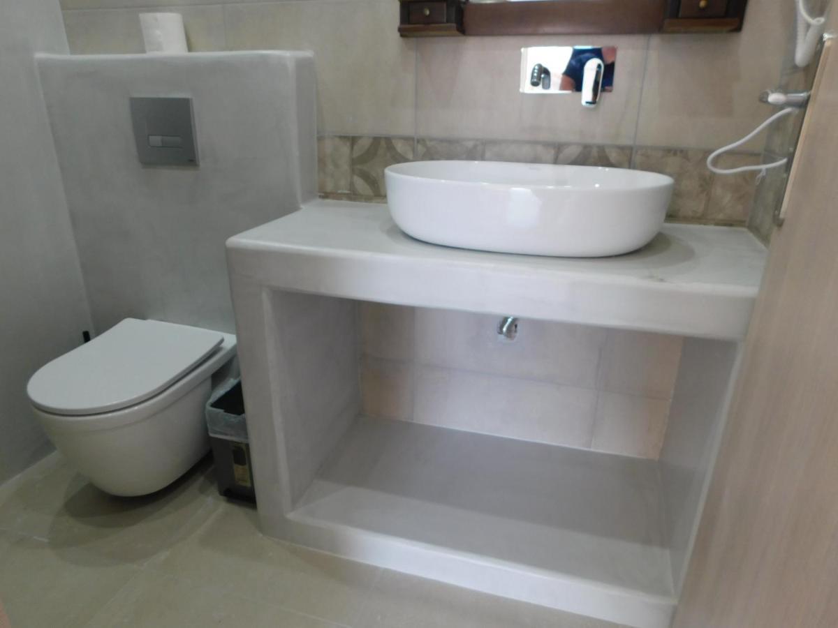 Fira Exo Katikies- Urban Fira Apartment Екстериор снимка